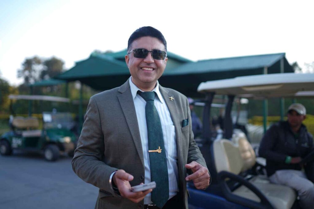 Tangentia|P1C06317-small